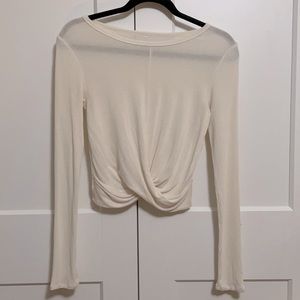 Alo Yoga Cover long sleeve top. Cream. Size medium.